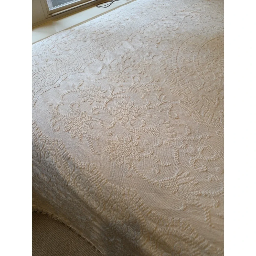 VTG‎ Y2k Crown Crafts Matelasse Bedspread Medallion Fringed Ivory Full Double